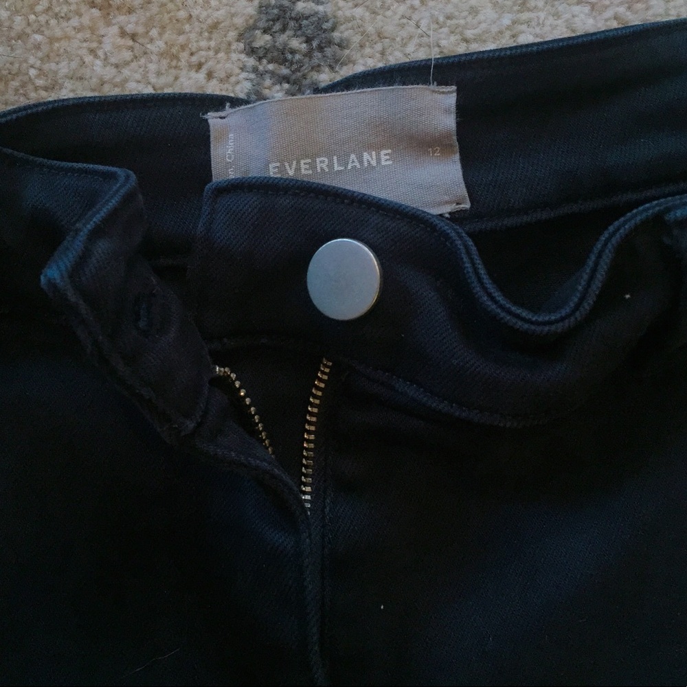 SOLD Everlane Wide Leg Crop Pant in Navy - Picture 4 of 8